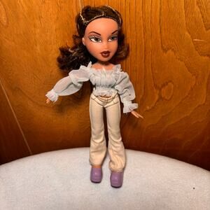 Bratz Yasmin Doll Original Outfit White Blouse Cream Pants Purple Shoes 2001